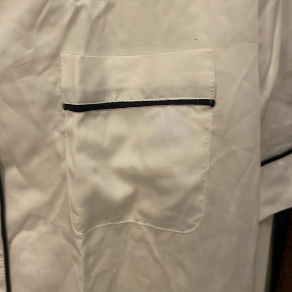 NWT ETTITUDE BAMBOO SHORT SLEEVE WHITE/BLACK - Picture 3 of 4